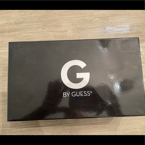 G by Guess sz 10 - Picture 6 of 6